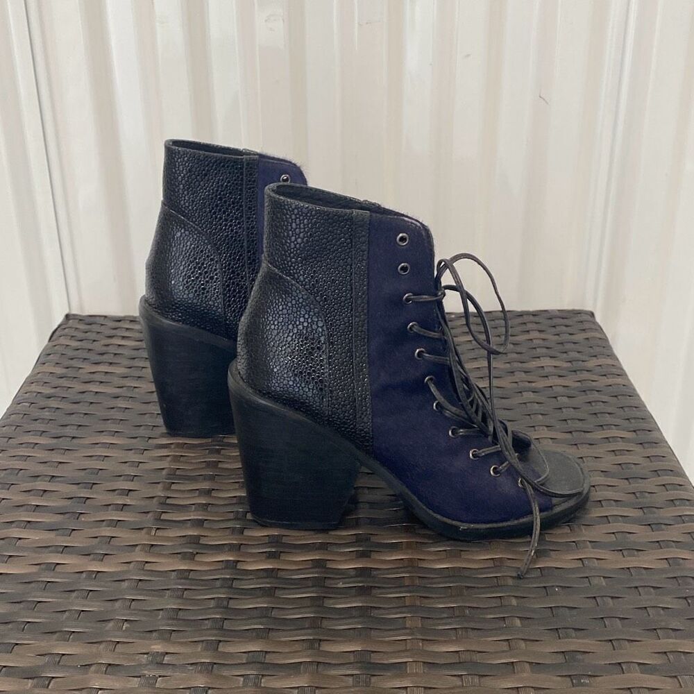 Finders keepers hitched lace up booties